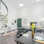 Architect's Loft By Rent * Como